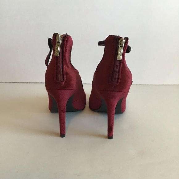 Guess Wine Velvet Strappy Stilleto Heels Sz 8.5 - Picture 4 of 8